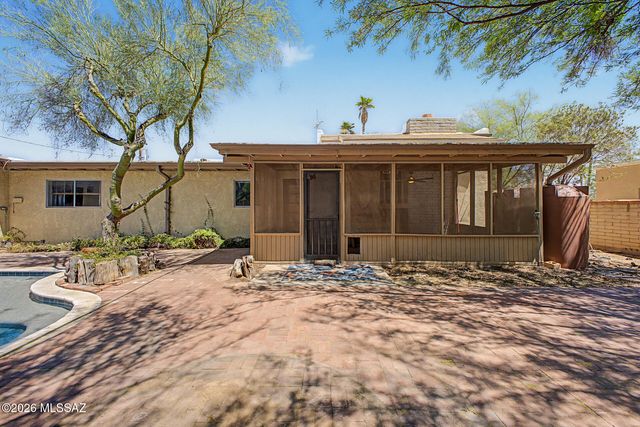 2767 N Desert Avenue, Tucson, AZ 85712