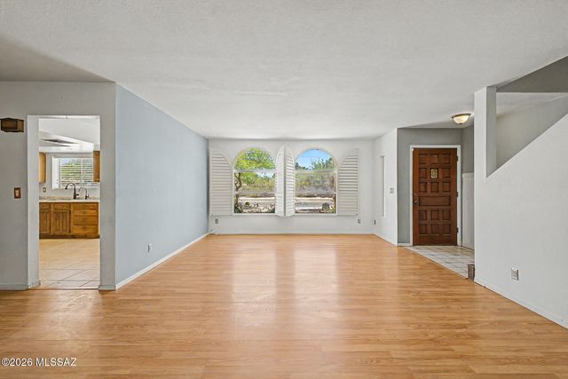2767 N Desert Avenue, Tucson, AZ 85712