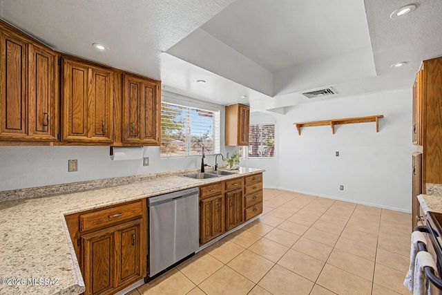 2767 N Desert Avenue, Tucson, AZ 85712