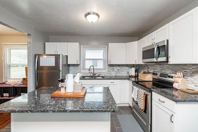 31 Warren DR, Portsmouth, VA 23701