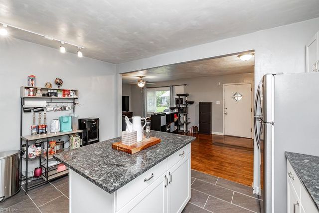 31 Warren DR, Portsmouth, VA 23701