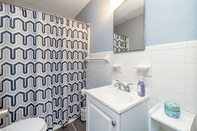 31 Warren DR, Portsmouth, VA 23701