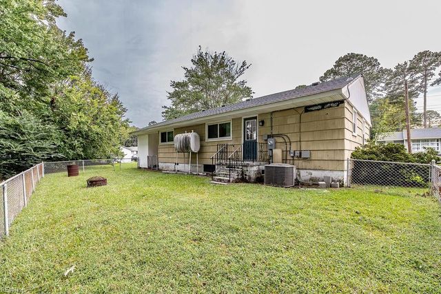 31 Warren DR, Portsmouth, VA 23701