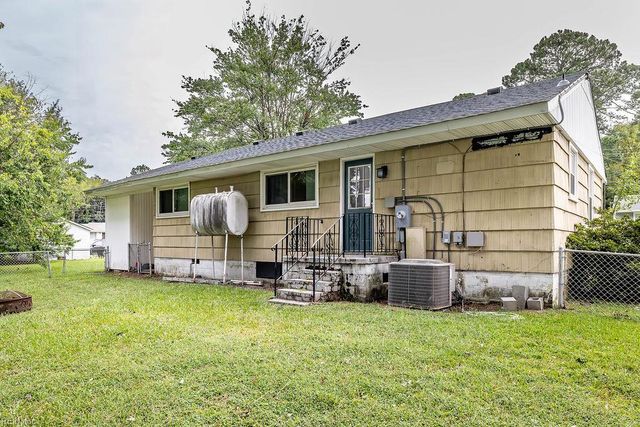 31 Warren DR, Portsmouth, VA 23701