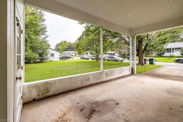 31 Warren DR, Portsmouth, VA 23701