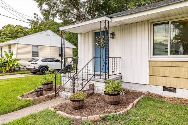 31 Warren DR, Portsmouth, VA 23701