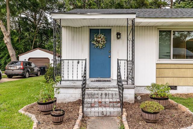 31 Warren DR, Portsmouth, VA 23701