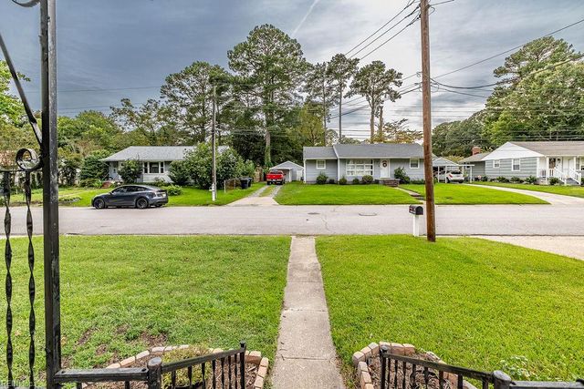 31 Warren DR, Portsmouth, VA 23701