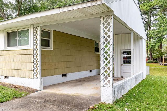 31 Warren DR, Portsmouth, VA 23701