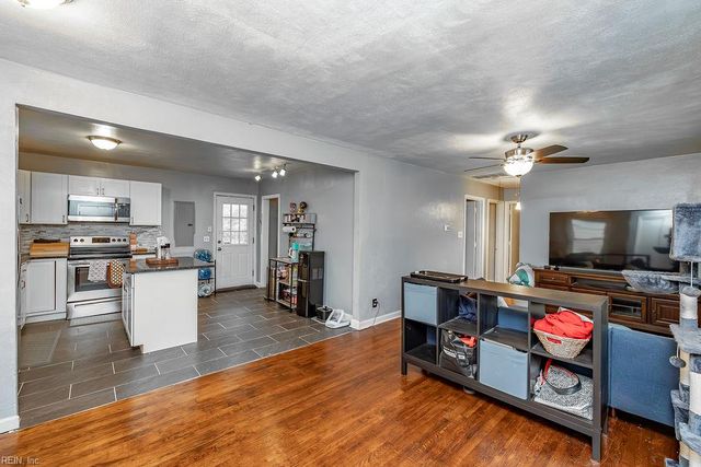 31 Warren DR, Portsmouth, VA 23701