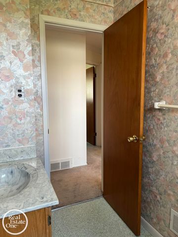 37223 Barrington Drive, Sterling Heights, MI 48312