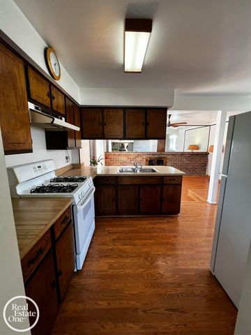 37223 Barrington Drive, Sterling Heights, MI 48312