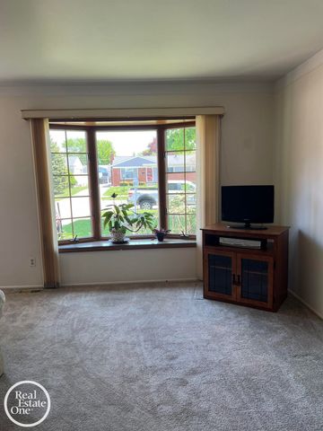 37223 Barrington Drive, Sterling Heights, MI 48312