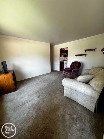 37223 Barrington Drive, Sterling Heights, MI 48312