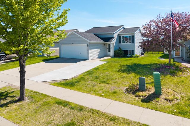 3126 32nd Street S, Moorhead, MN 56560