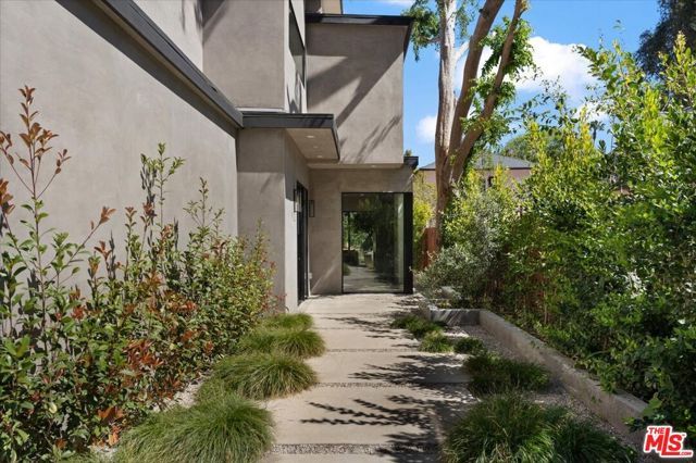 3848 Vantage Avenue, Los Angeles, CA 91604