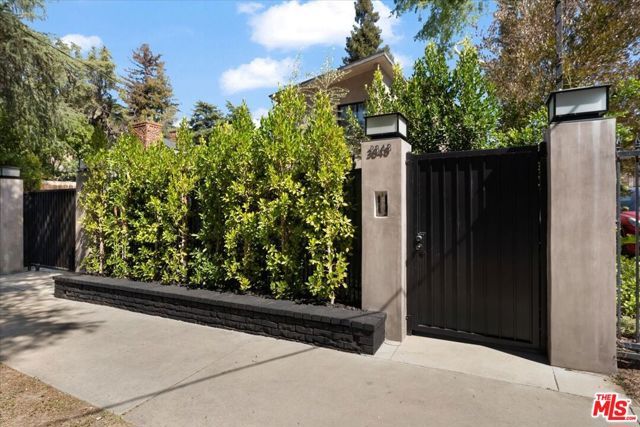 3848 Vantage Avenue, Los Angeles, CA 91604