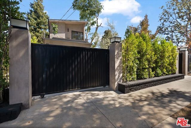 3848 Vantage Avenue, Los Angeles, CA 91604