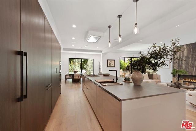 3848 Vantage Avenue, Los Angeles, CA 91604