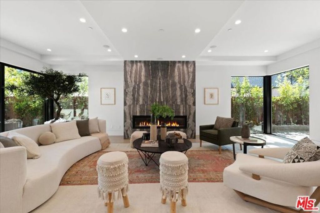 3848 Vantage Avenue, Los Angeles, CA 91604