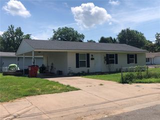 915 S 5th Street, Dardanelle, AR 72834
