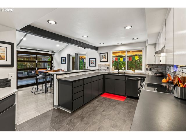 8517 Ne 28TH Pl, Vancouver, WA 98665
