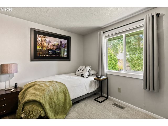 8517 Ne 28TH Pl, Vancouver, WA 98665