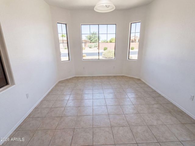 20863 N SEQUOIA CREST Drive, Surprise, AZ 85387