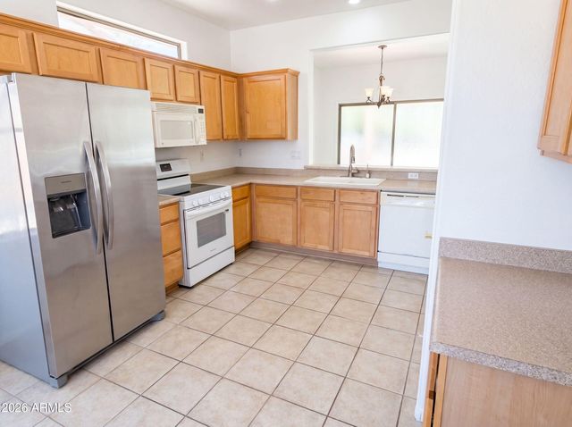 20863 N SEQUOIA CREST Drive, Surprise, AZ 85387