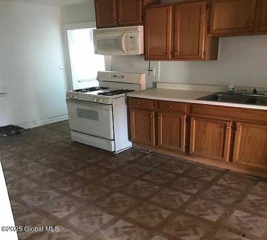 469 Orange Street, Albany, NY 12206