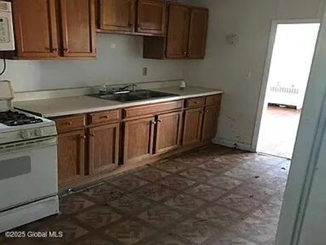 469 Orange Street, Albany, NY 12206