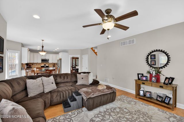 95 Savannah Road, Toms River, NJ 08757