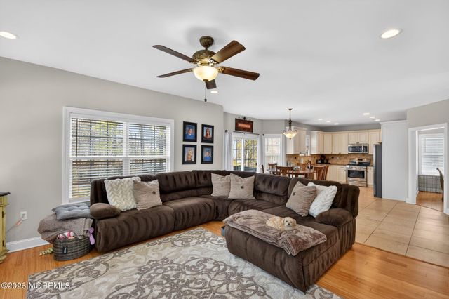 95 Savannah Road, Toms River, NJ 08757