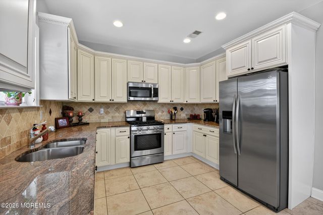 95 Savannah Road, Toms River, NJ 08757