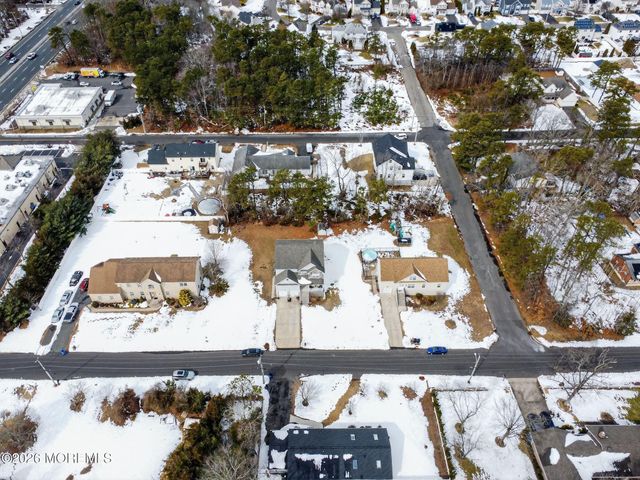 95 Savannah Road, Toms River, NJ 08757