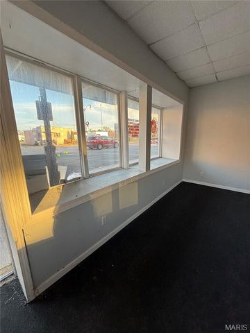 104 W Edwards Street, Litchfield, IL 62056