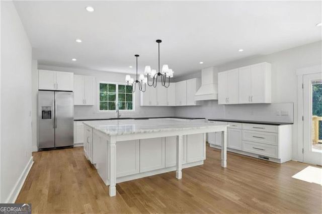 2183 Deep Woods Way, Marietta, GA 30062
