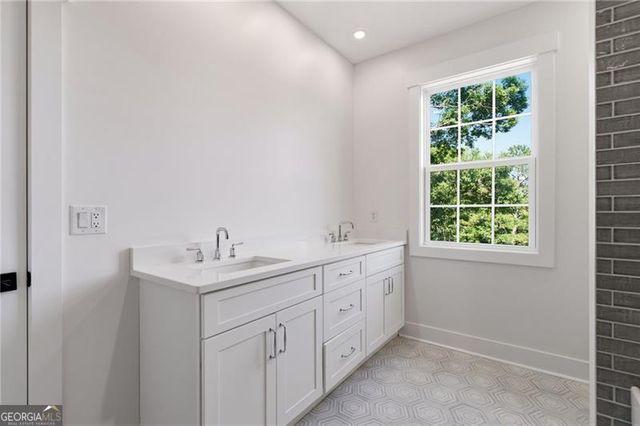 2183 Deep Woods Way, Marietta, GA 30062