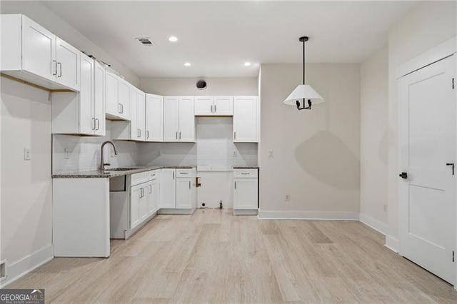 2183 Deep Woods Way, Marietta, GA 30062