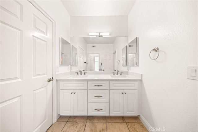 8 Healdsbury, Irvine, CA 92602