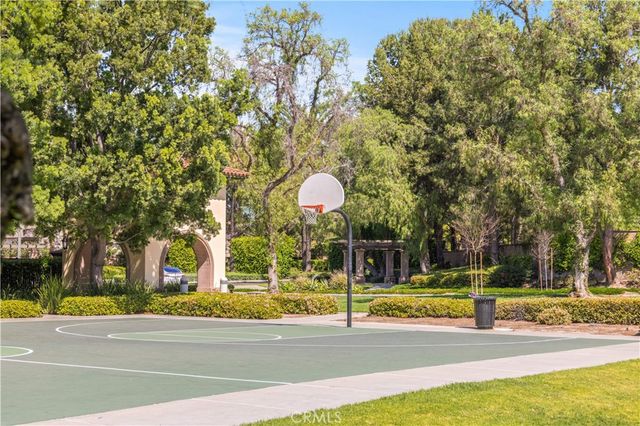 8 Healdsbury, Irvine, CA 92602