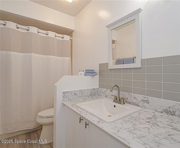 841 Lake Orchid Circle, Vero Beach, FL 32962