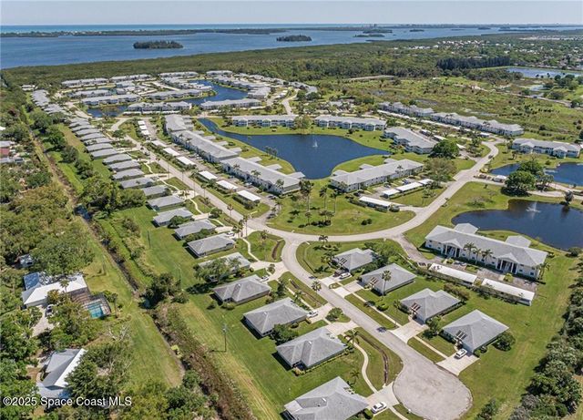 841 Lake Orchid Circle, Vero Beach, FL 32962