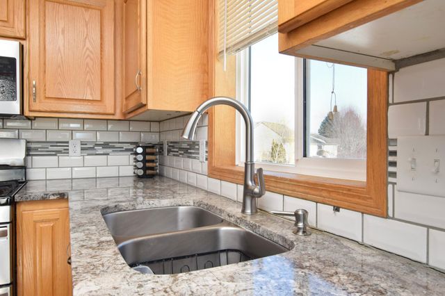 38615 Henna Circle, North Branch, MN 55056