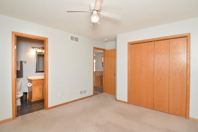 38615 Henna Circle, North Branch, MN 55056