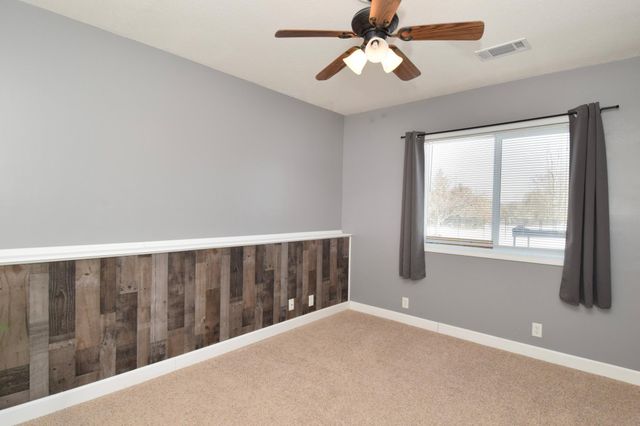 38615 Henna Circle, North Branch, MN 55056