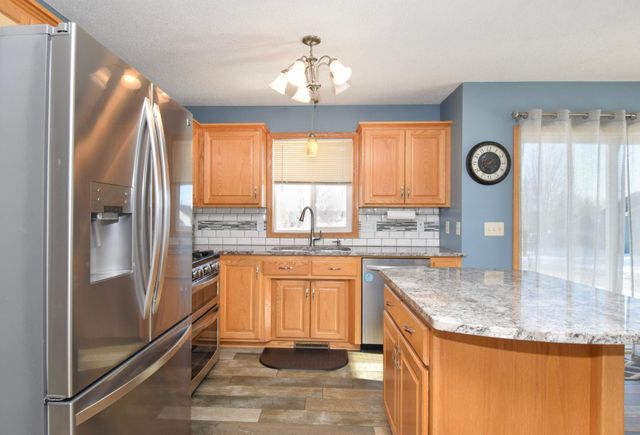 38615 Henna Circle, North Branch, MN 55056