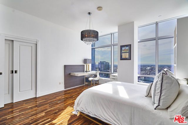 900 W Olympic Boulevard 34A, Los Angeles, CA 90015