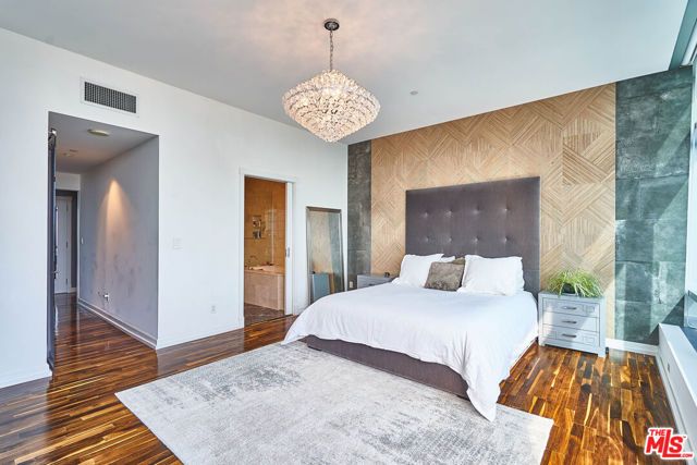 900 W Olympic Boulevard 34A, Los Angeles, CA 90015