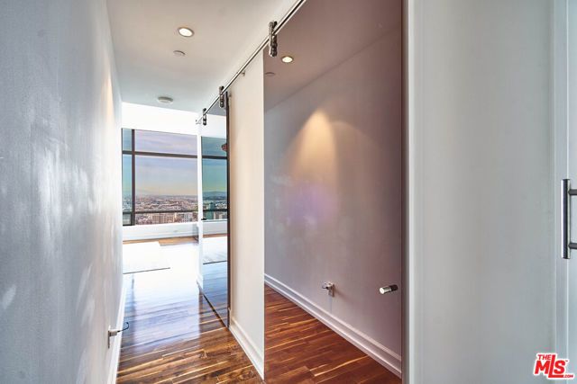 900 W Olympic Boulevard 34A, Los Angeles, CA 90015